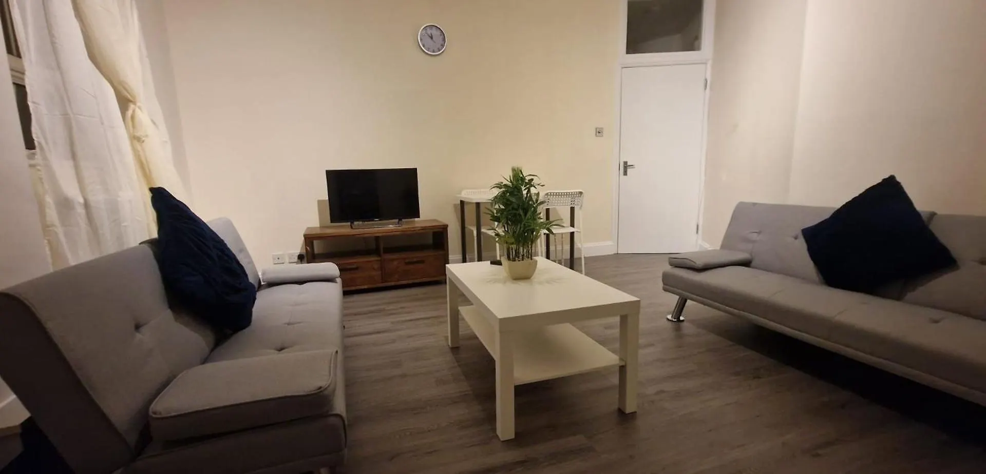 Central Southampton Apartment Ocean Village