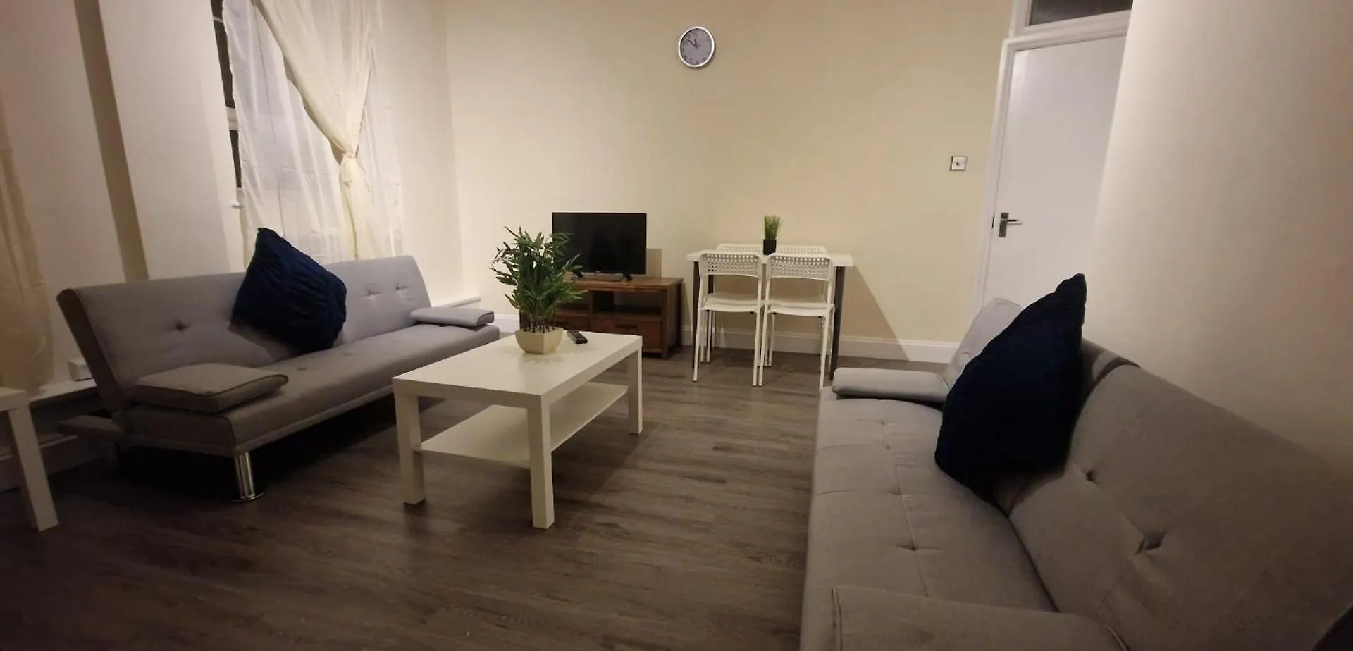 Central Southampton Apartment Ocean Village