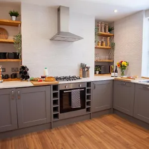  Apartment Oxford Street Grand Apartment- Free Evening Parking