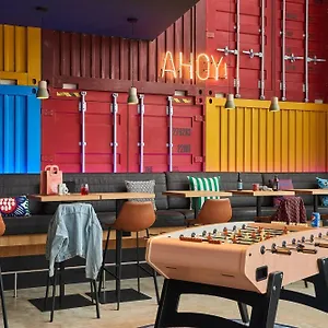 Hotel Moxy, Southampton