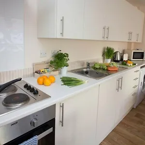  Apartment Stayzo Castle Point 6 - Premier